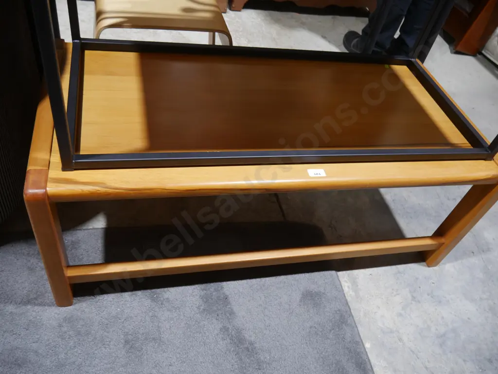 Coffee table Image 1++