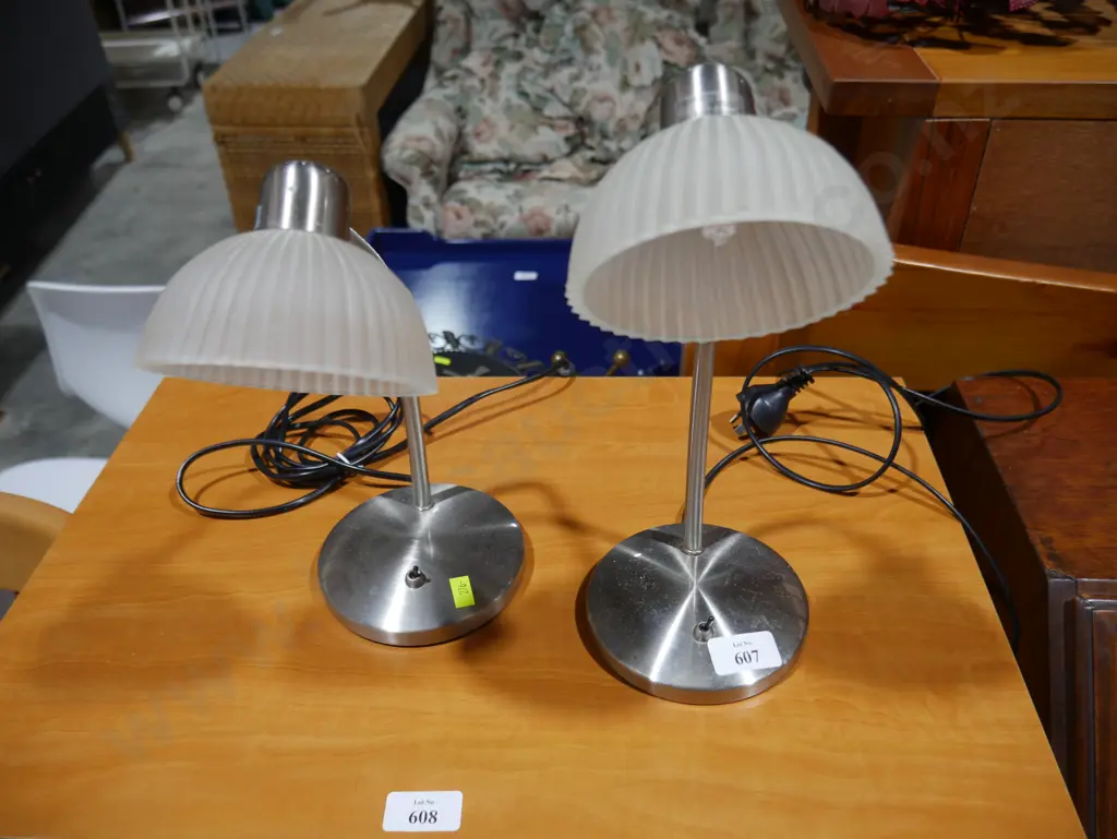 2 table lamps Image 1++