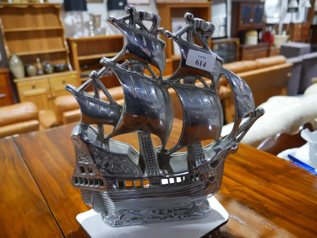 Art deco cast iron ship Image 1++