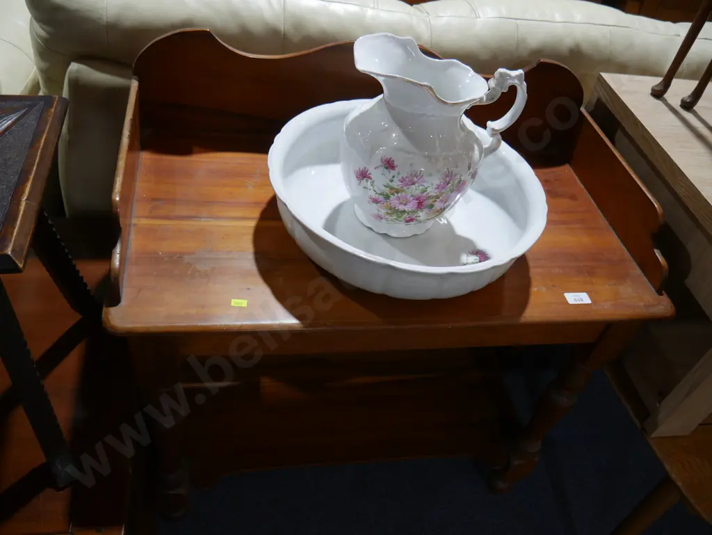 Wash stand Image 1++