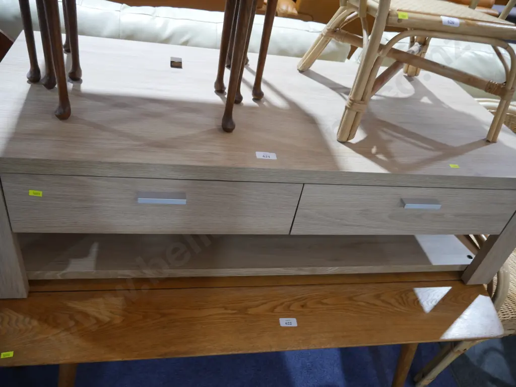 Coffee table Image 1++