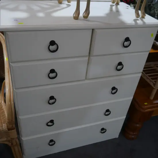 2 chest of drawers