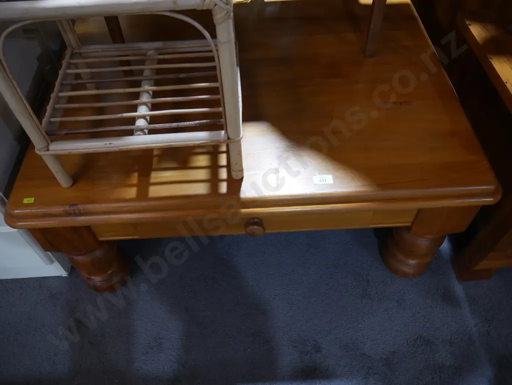 Coffee table Image 1++