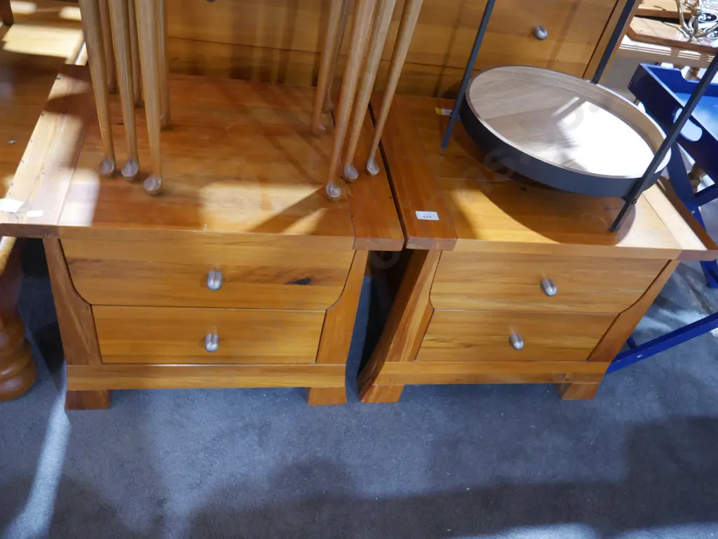 Three piece bedroom suite Image 1++