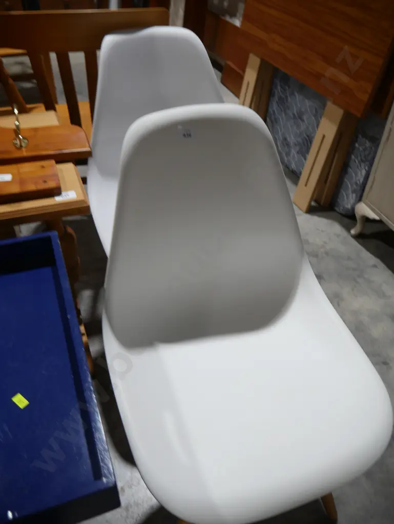 Two dining chairs Image 1++