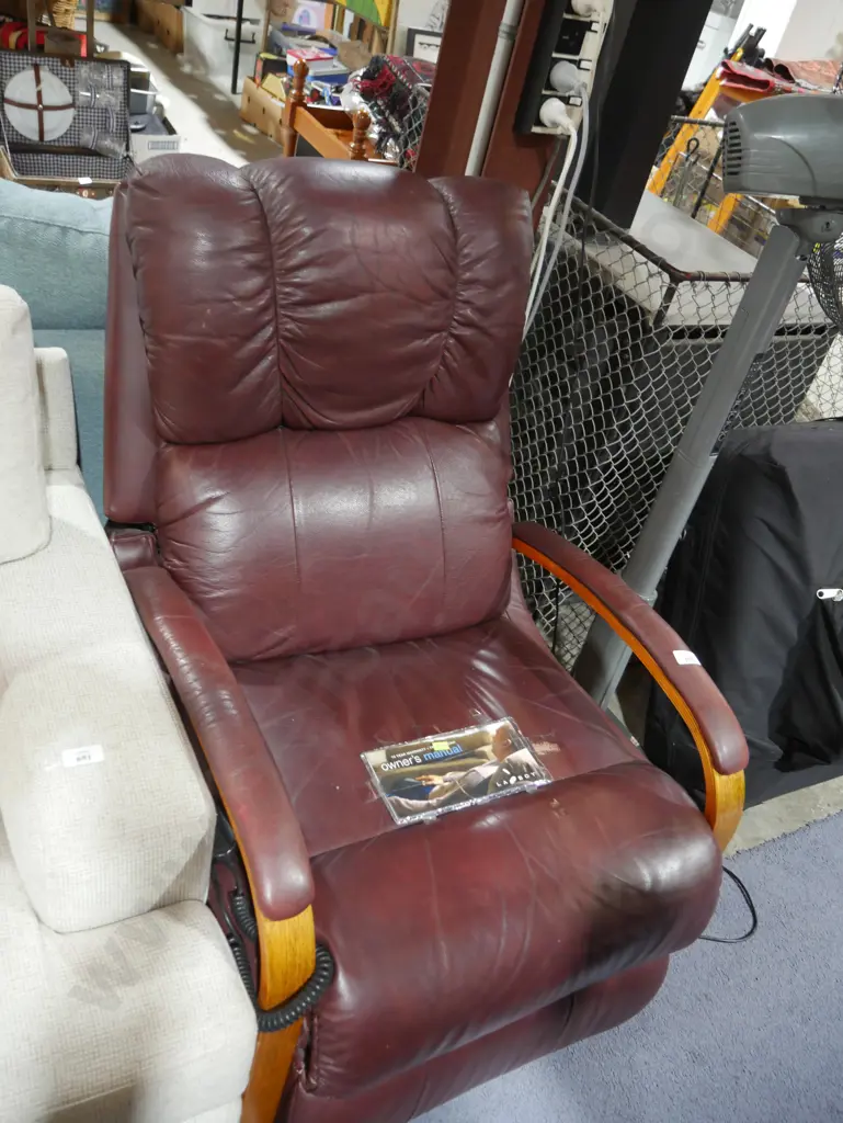 Electric lazboy recliner Image 1++