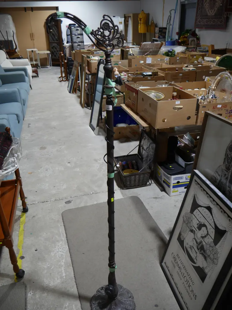 Floor lamp Image 1++