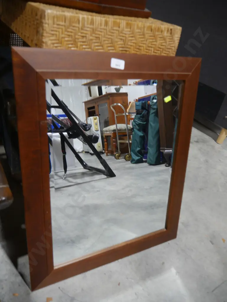 Bevelled edge mirror Image 1++