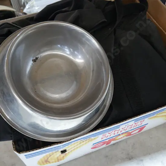 Black bag, dog bowl and cds ect