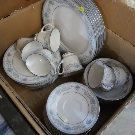 Noritake dinner set