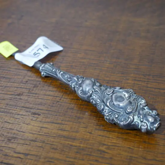 S/silver manicure tool