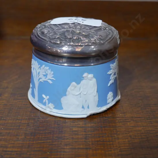 Wedgewood s/silver top dish