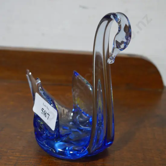 Glass swan