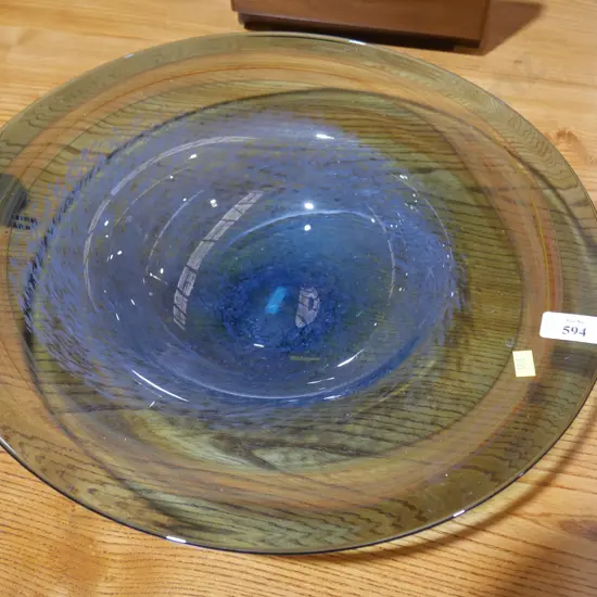 Art glass bowl