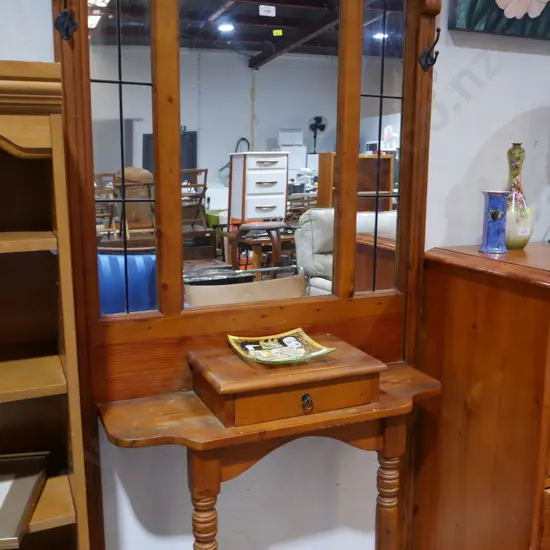 Mirror back wall stand