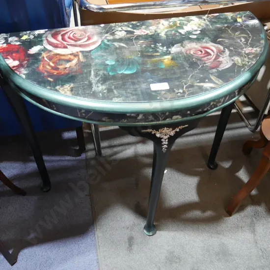 Half round table