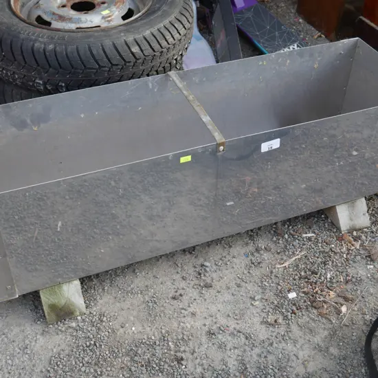 Stainless planter box