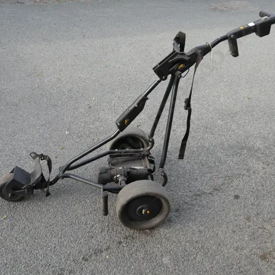 Electric golf trundler