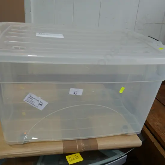 Plastic storage container