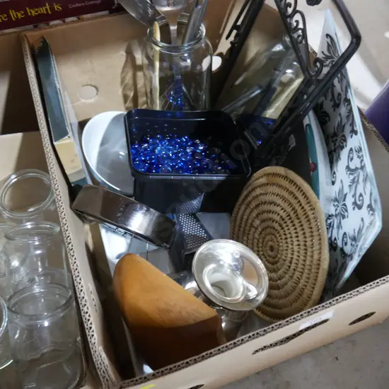 Kitchenware, glass beads etc