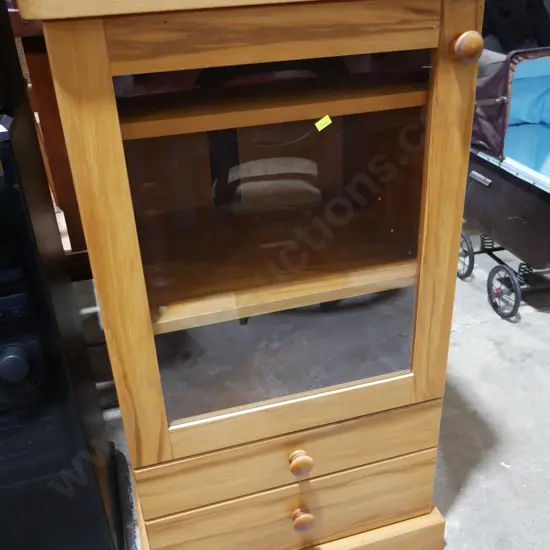 Stereo cabinet