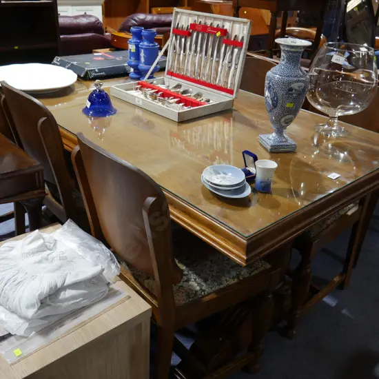 Dining table and 6 chairs