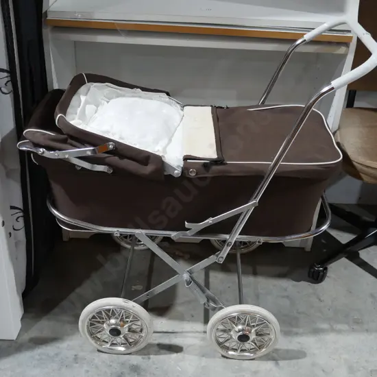 Doll pram