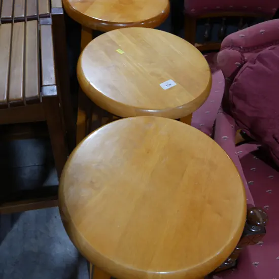 3 bar stools