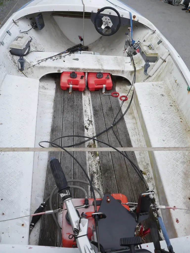 Boat and trailer, Honda outboard motor Image 1++