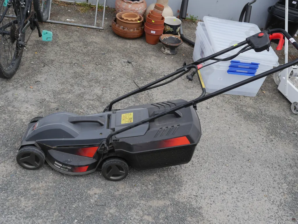 Ozito electric mower Image 1++