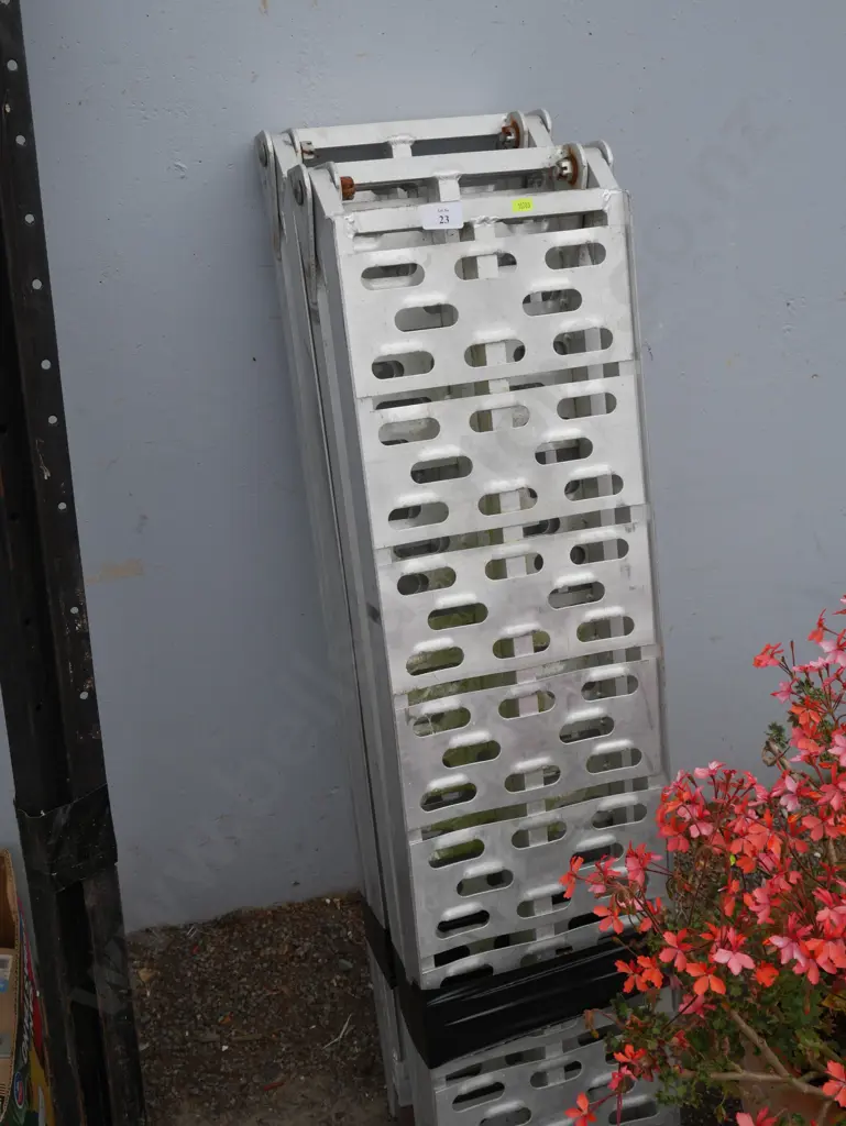 Trailer ramps Image 1++
