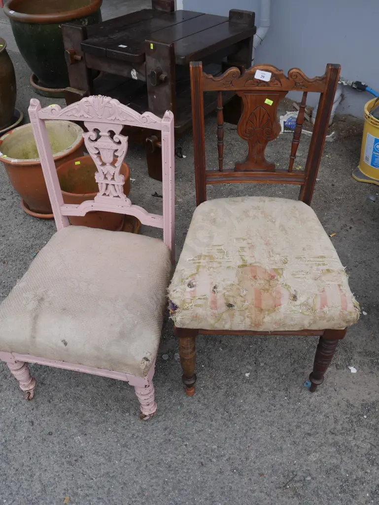 2 chairs Image 1++