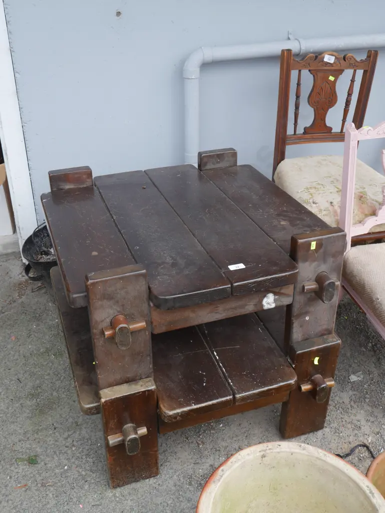 2 wooden coffee tables Image 1++