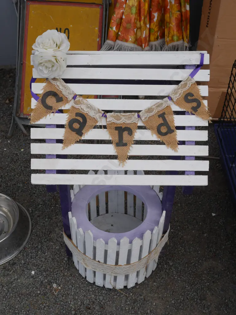 Wooden wishing well ornament Image 1++