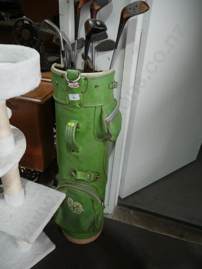 Golf clubs and bag Image 1++