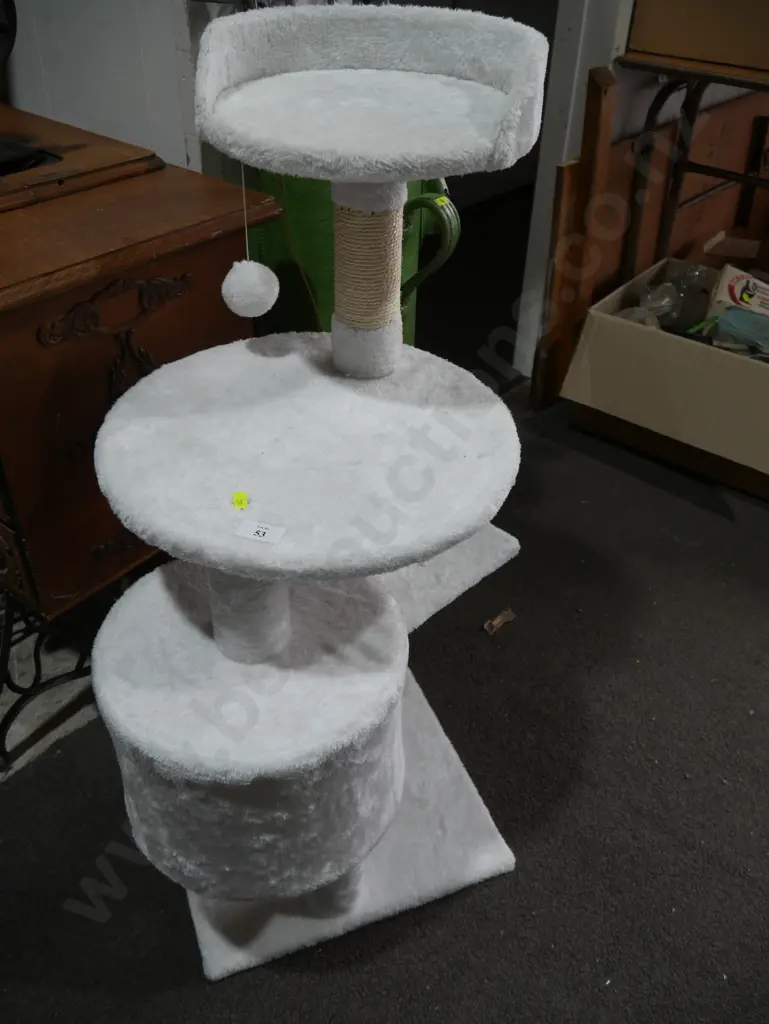 Cat scratch post climbing tower Image 1++