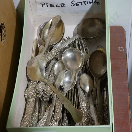 Assorted cutlery