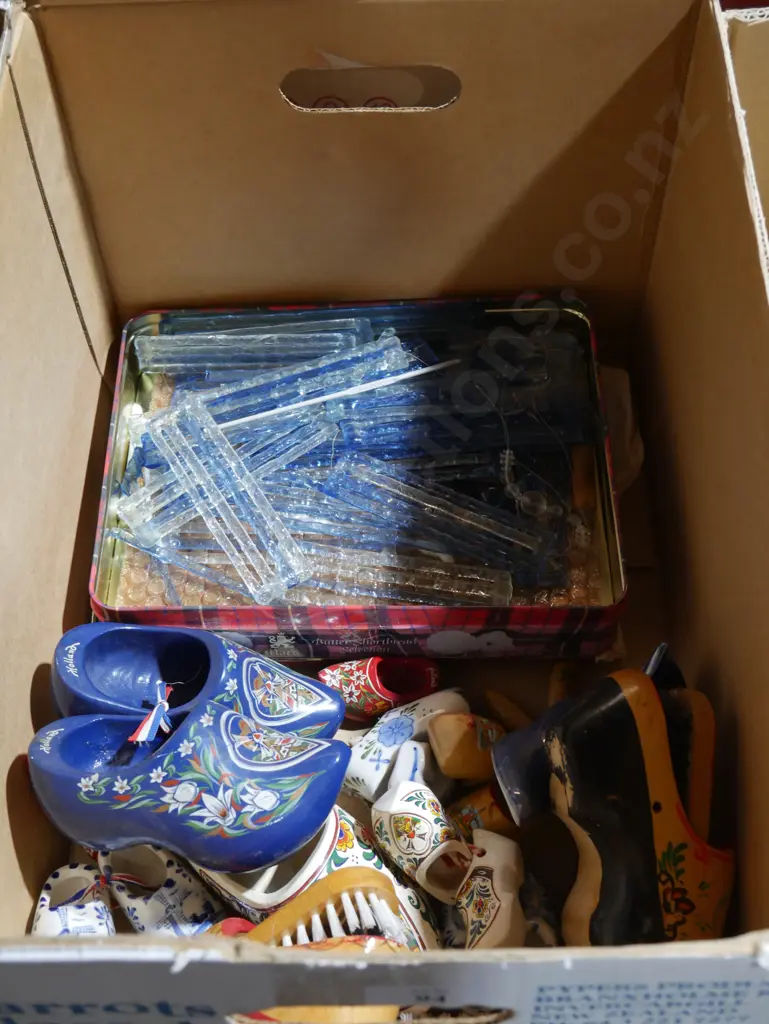 Ornamental clogs etc Image 1++