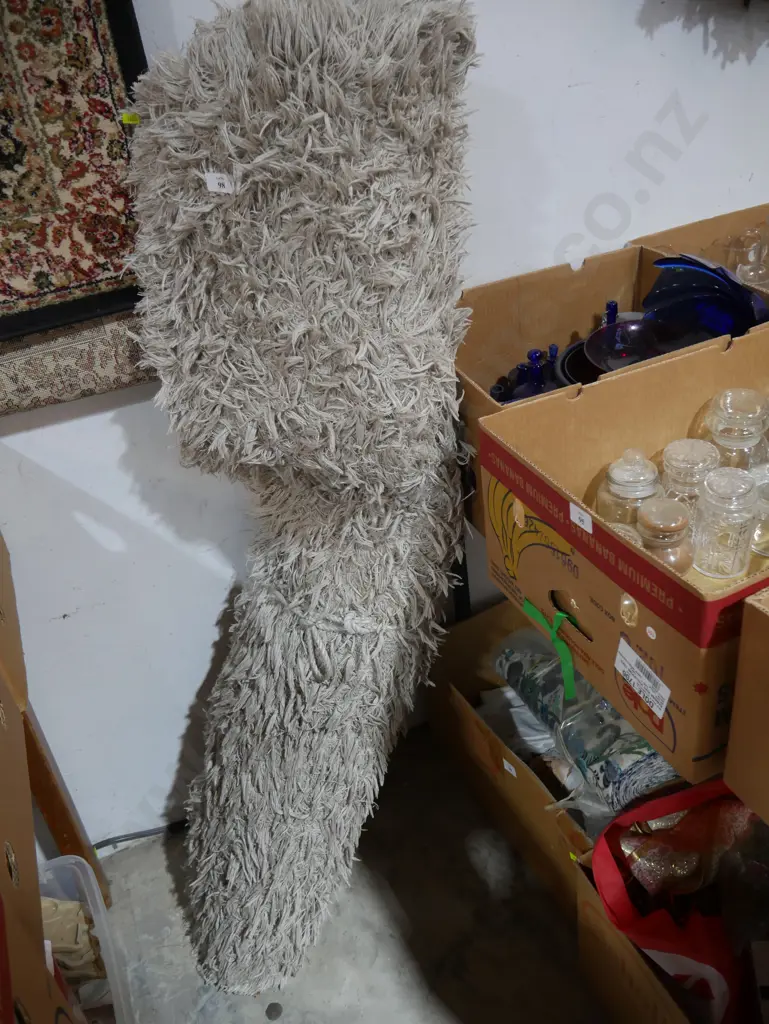 Shaggy floor rug Image 1++