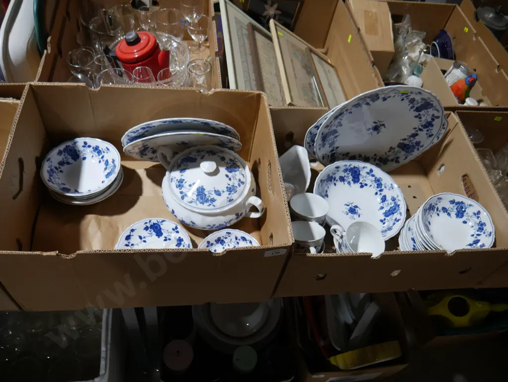 Two boxes of blue and white china Image 1++