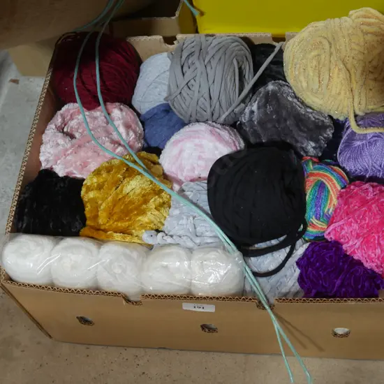 Assorted knitting wool