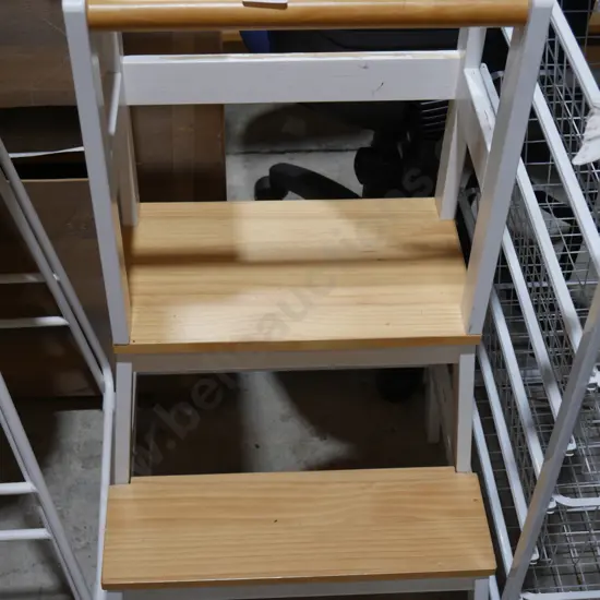 Child's kitchen helper