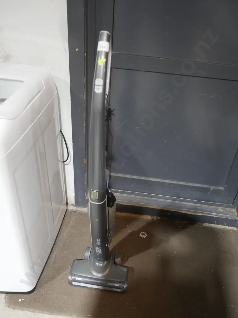 Vax verso stick vacuum cleaner Image 1++