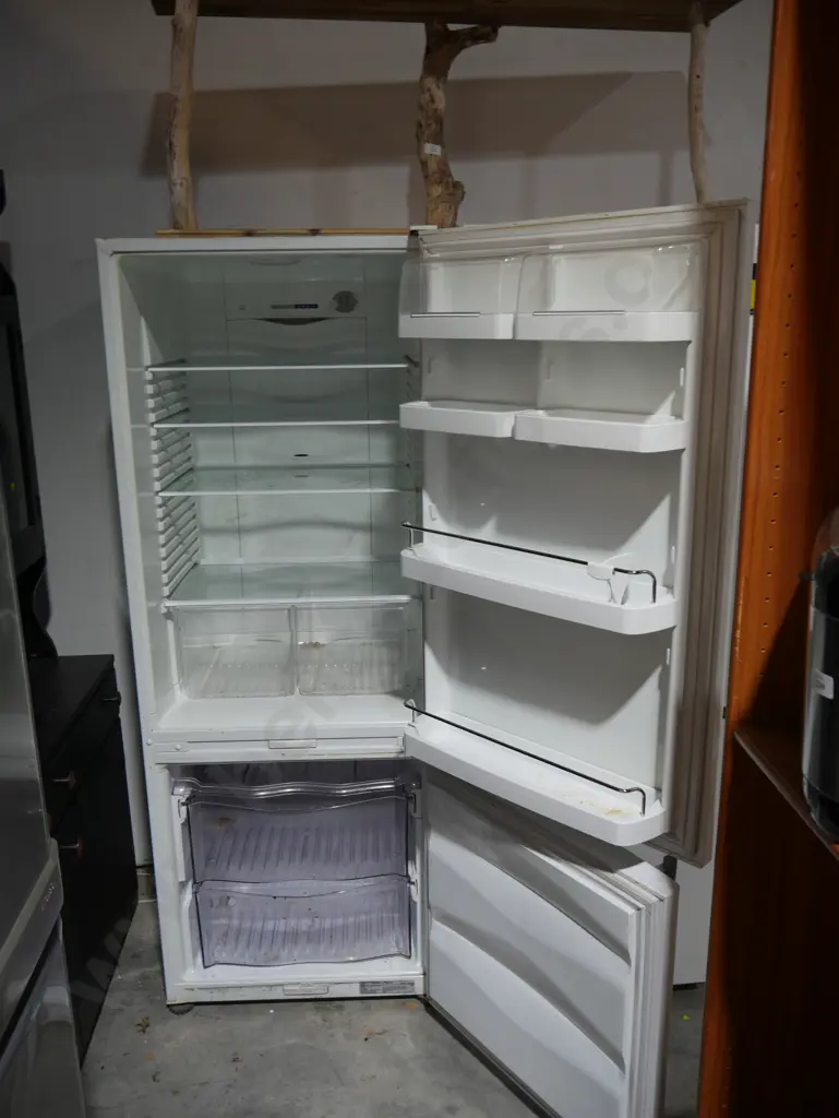 Fisher & Paykel fridge freezer Image 1++