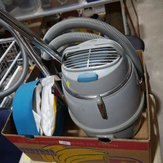 Tellus vacuum cleaner and accessories