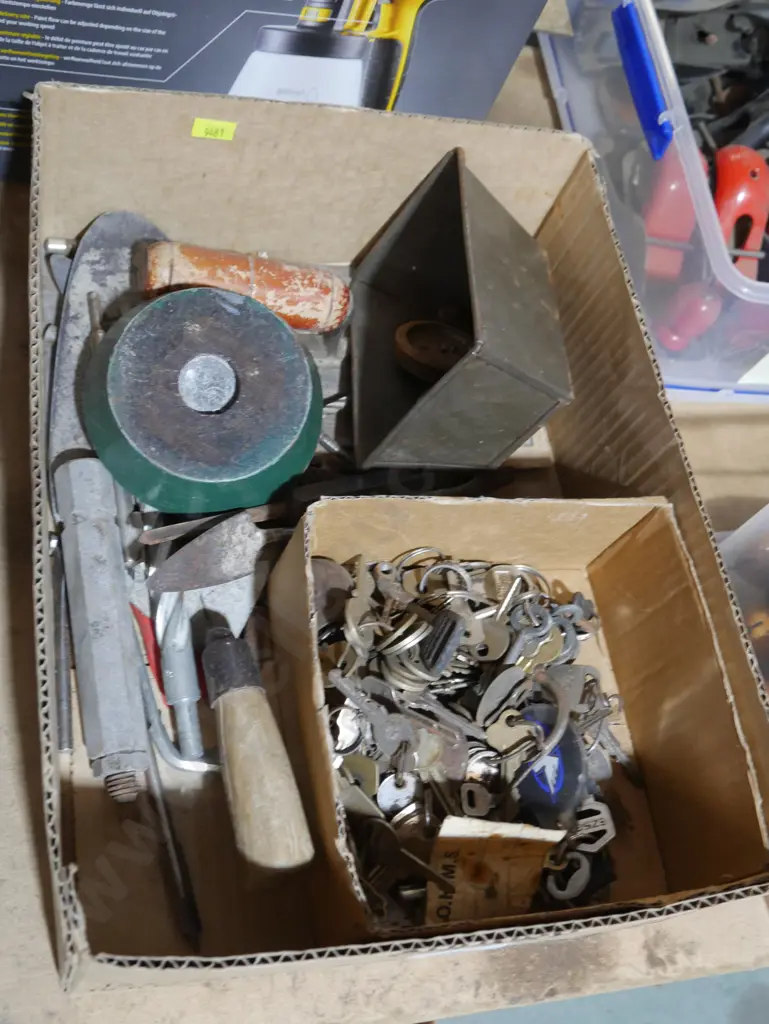 Assortment of keys etc Image 1++