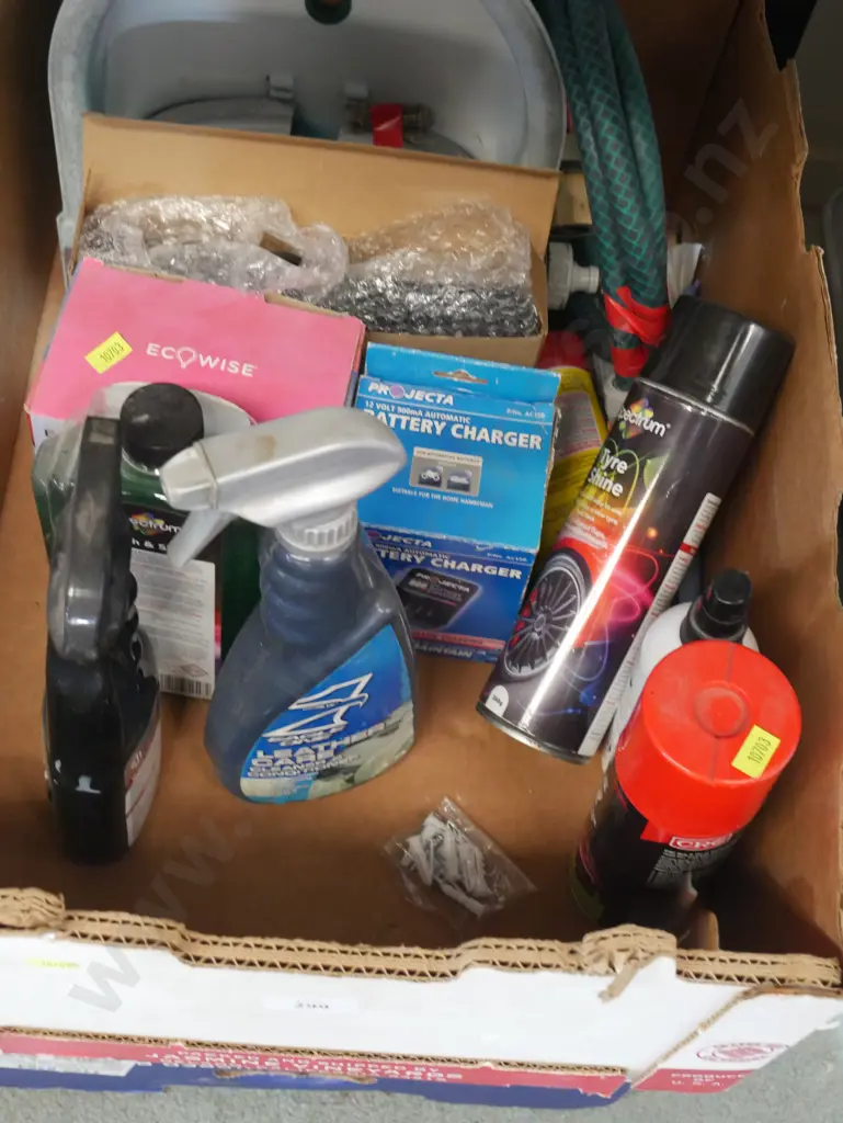 Car cleaning sprays, chicken feeder Image 1++