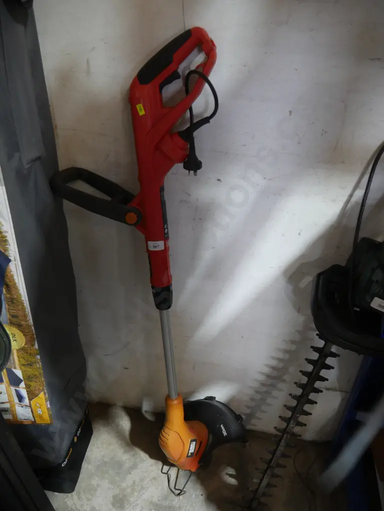 Black and decker line trimmer Image 1++