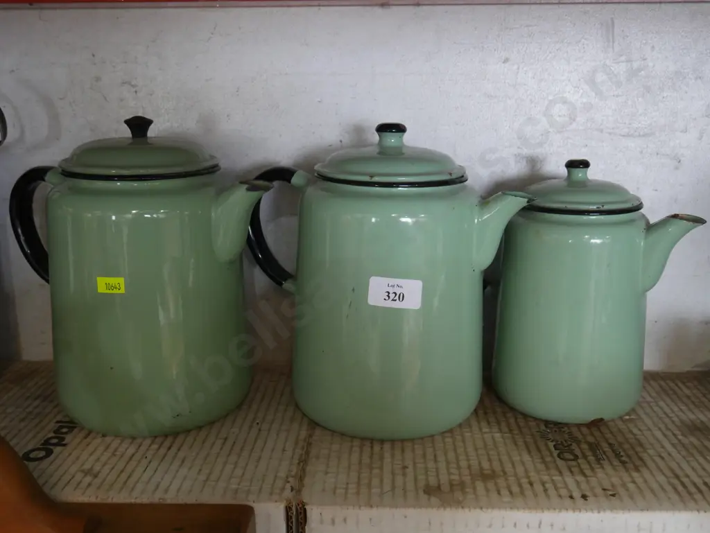 3 enamel kettles Image 1++