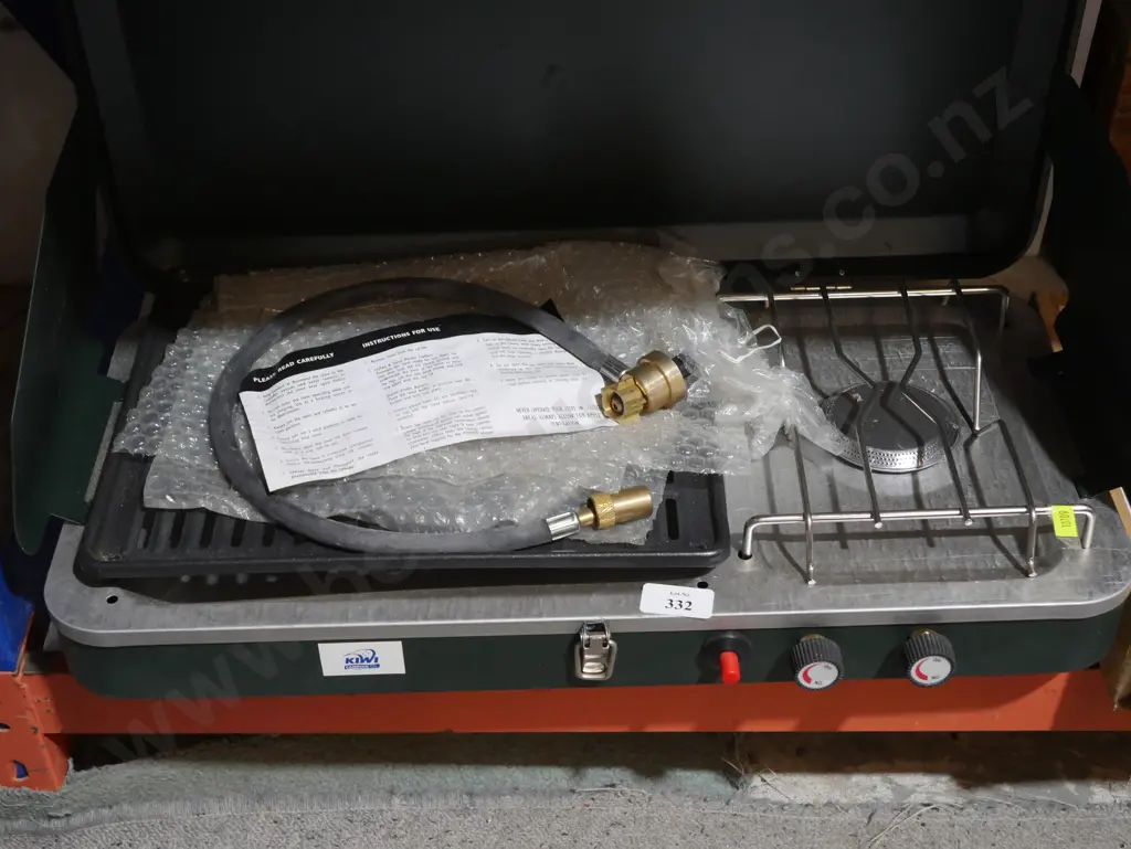 Camp cooker with grill Image 1++